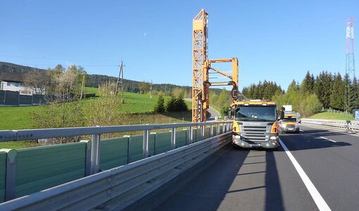 ASFINAG Brückeninspektion durch amiko auf der Autobahn A2