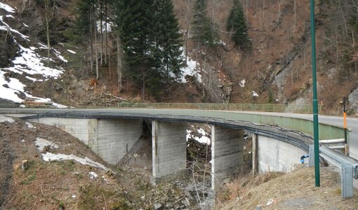 Nachrechung auf der Hölltobel Brücke in St. Gerold