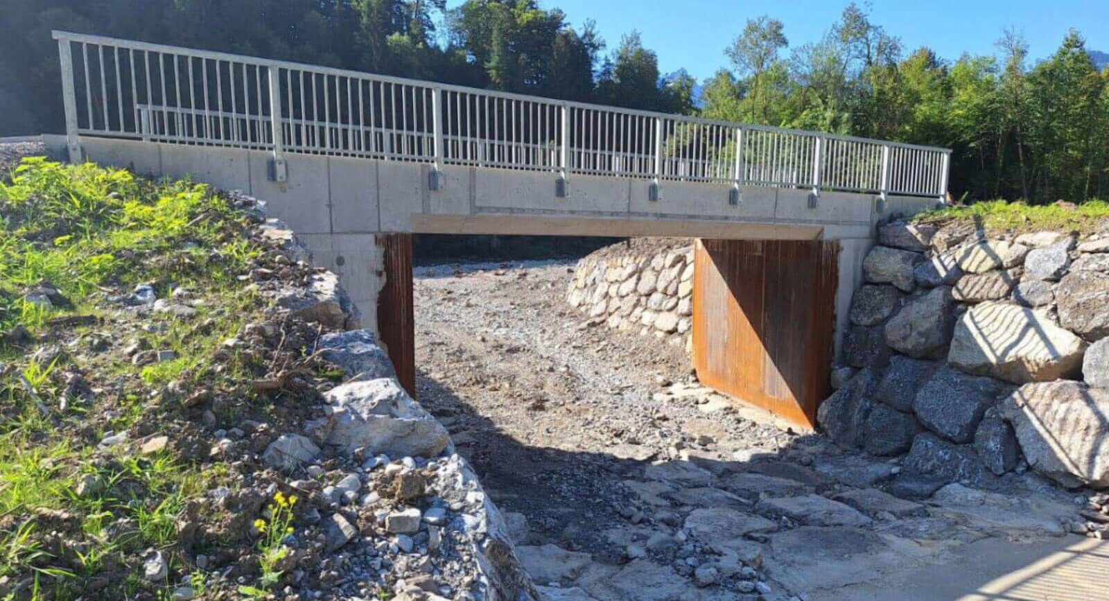 Neubau Brücke und Rohrüberbrückung inkl. Straßenverlegung, WLV Bludenz