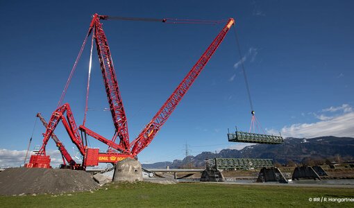 Mega-Kran, Abbruch Brücke über Rhein, amiko bau consult