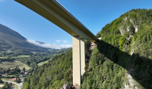 Drohnenflug bei Talquerung Schottwien S06 durch amiko bau consult
