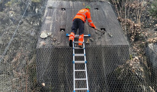 A10 Bauwerksprüfung durch amiko Mitarbeiter