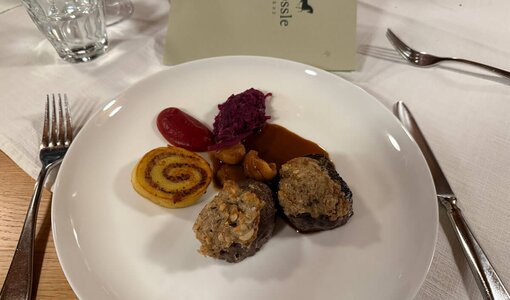 Zarte Kalbsrückensteaks als Gaumenschmaus im Rössle Braz