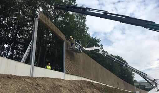 A01 Salzburg Mitte, Einheben neuer Lärmschutzteile