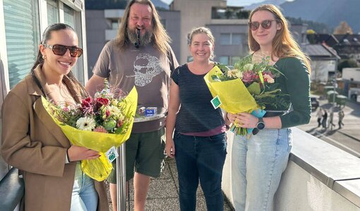 amiko bau consult feiert die frischgebackenen Konstrukteurinnen im bautechnischen Zeichnen