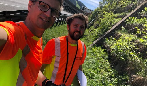 Rudi und Walter von amiko bau consult bei der Arbeit