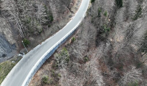 Landesstraße mit Mauerwerk geprüft 2025 durch amiko bau consult